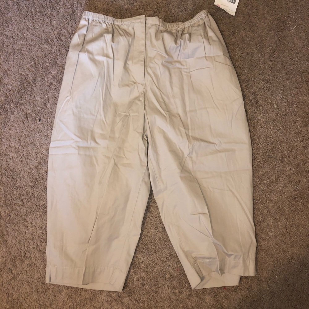 Women’s Khakis
